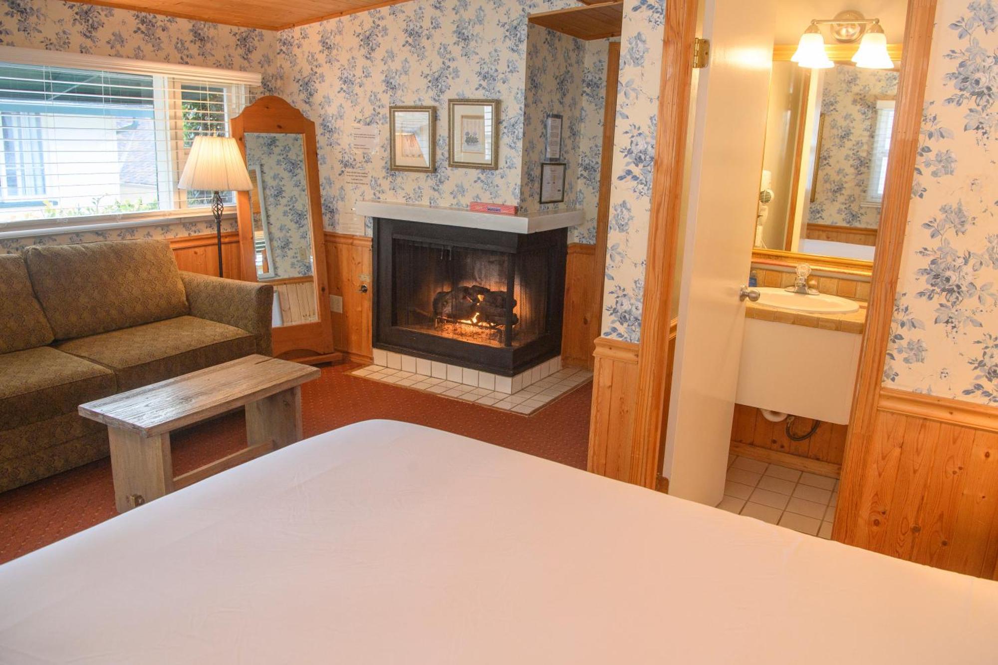 Carmel Fireplace Inn Exteriör bild